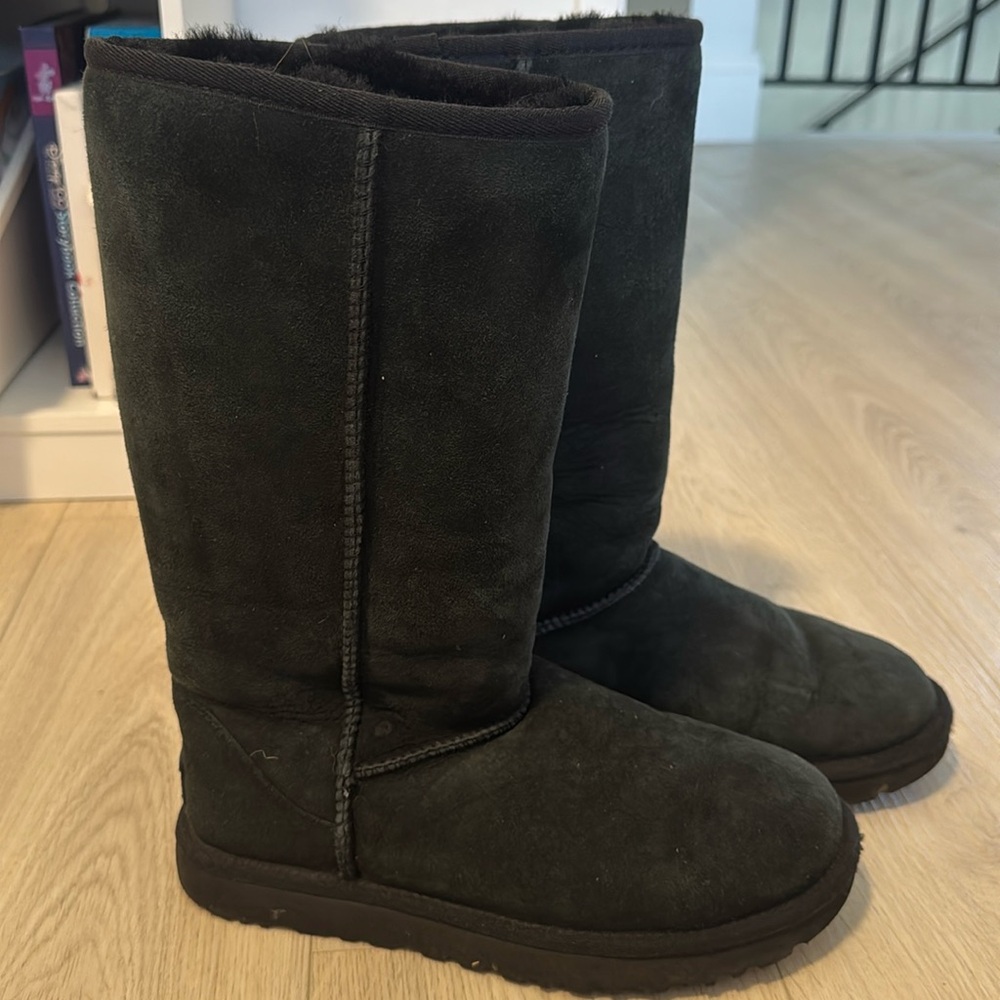 Black tall Ugg Boots